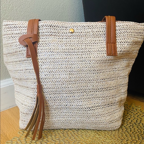 🆕LAST ONE!🛍 Summer Straw Tassel Charm Handbag - Picture 4 of 5